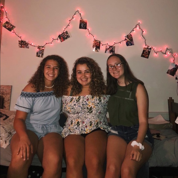 Meet your Posher, Chloe - Picture 3 of 4